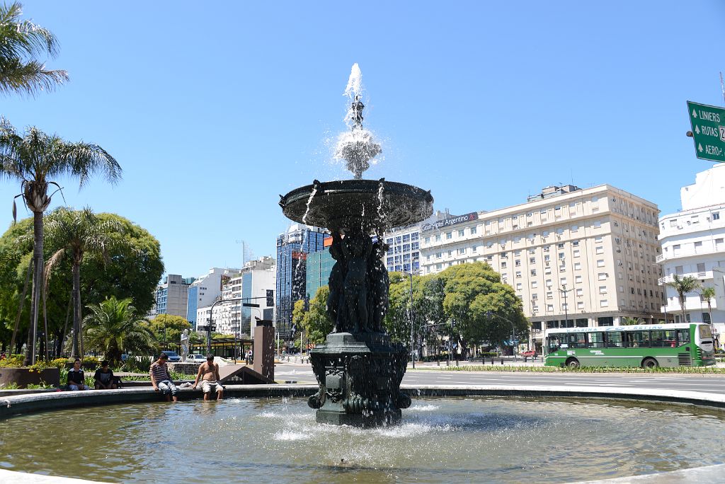 15 Fountain On Avenida 9 de Julio Avenue Buenos Aires
